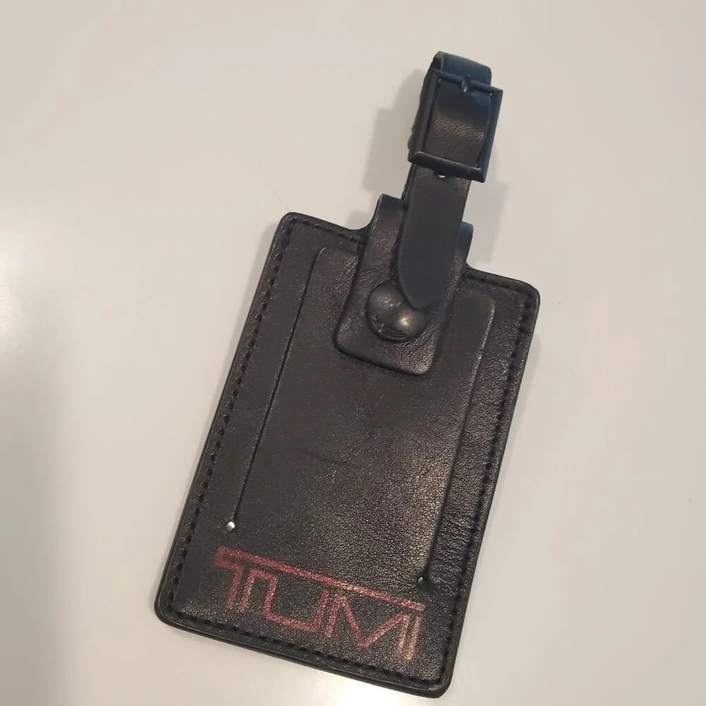Tumi lightly used